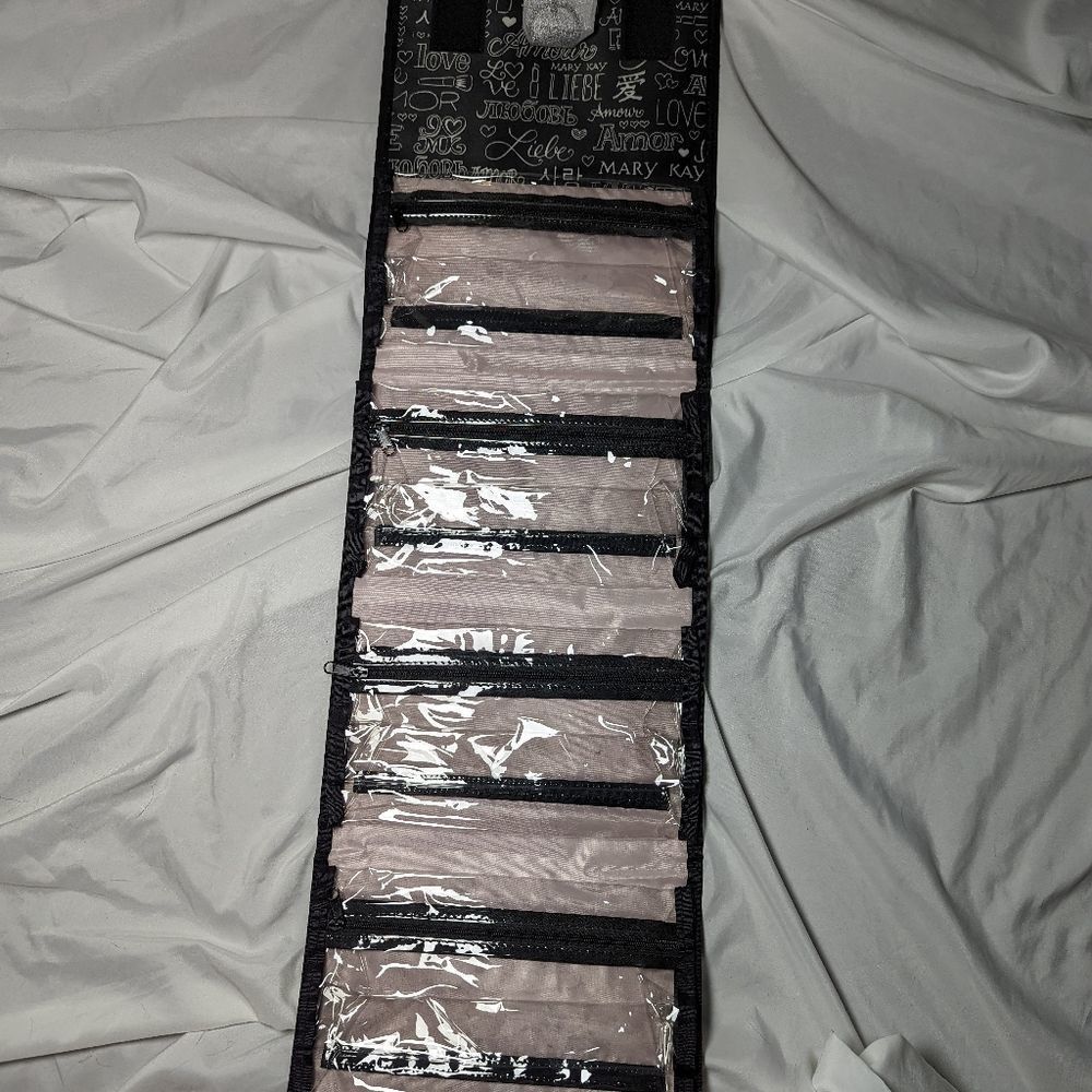 NWT Mary Kay Travel Roll-Up Bag (unfilled) 4 Departments, Black, White & Pink - Picture 2 of 7